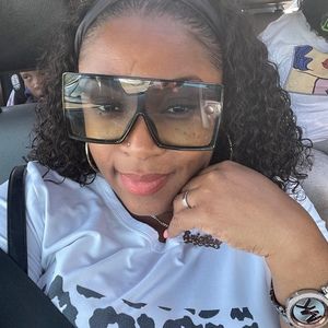 Meet your Posher, Erickah